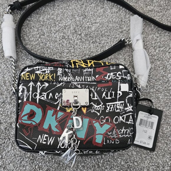 DKNY cleo to zip camera CROSSBODY black BAG graffiti ADJUSTABLE STRAP - Picture 2 of 10